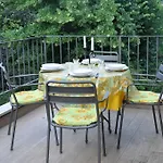 Chez Rovere 펠라